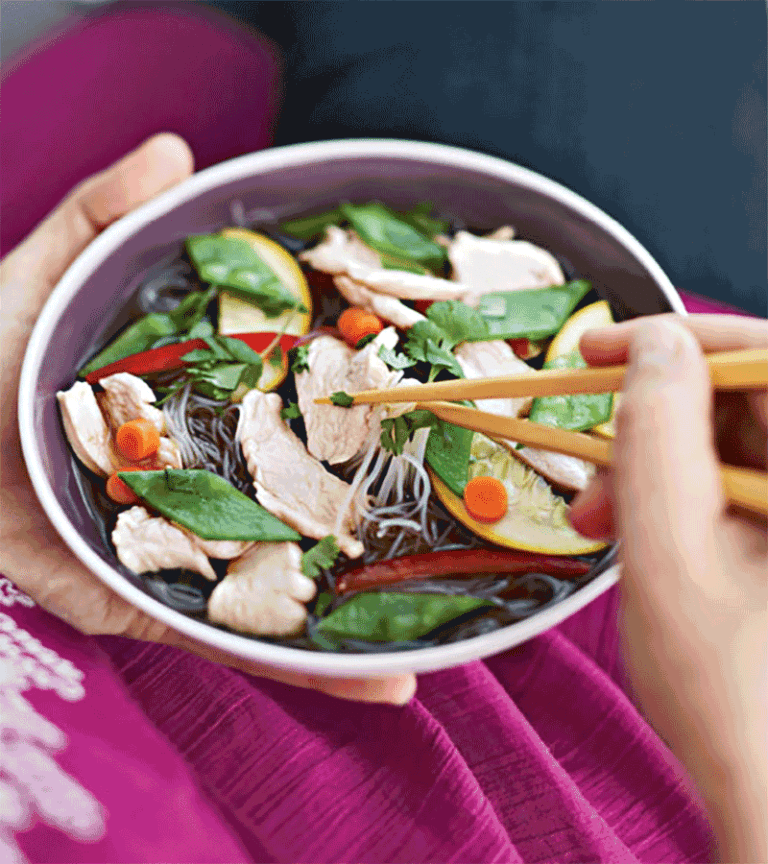 Soupe asiatique au poulet et aux nouilles Recettes Pompettes