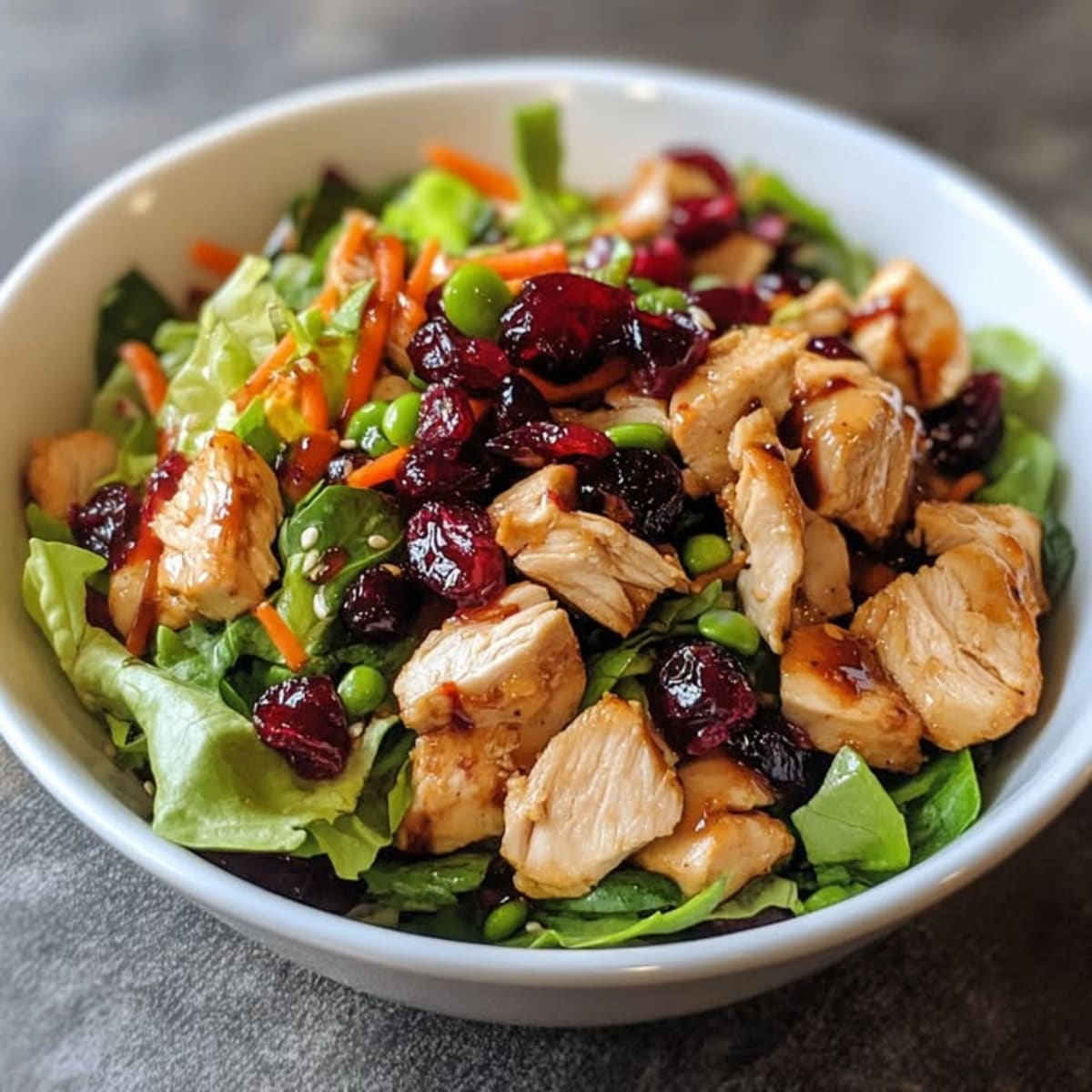 Salade de Poulet aux Canneberges