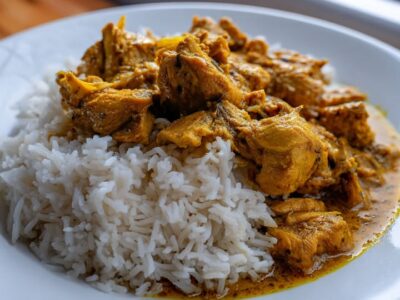 Curry Poulet Jamaïcain : Recette Savoureuse et Facile à Préparer