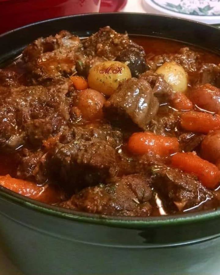 Ragoût de Bœuf Réconfortant : Recette Facile et Savoureuse 2 Ragoût de Bœuf Réconfortant