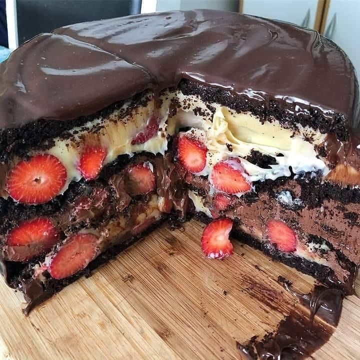 Gâteau chocolat fraises crémeux