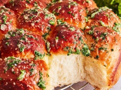 Buns à l&rsquo;ail moelleux : Recette facile et délicieuse